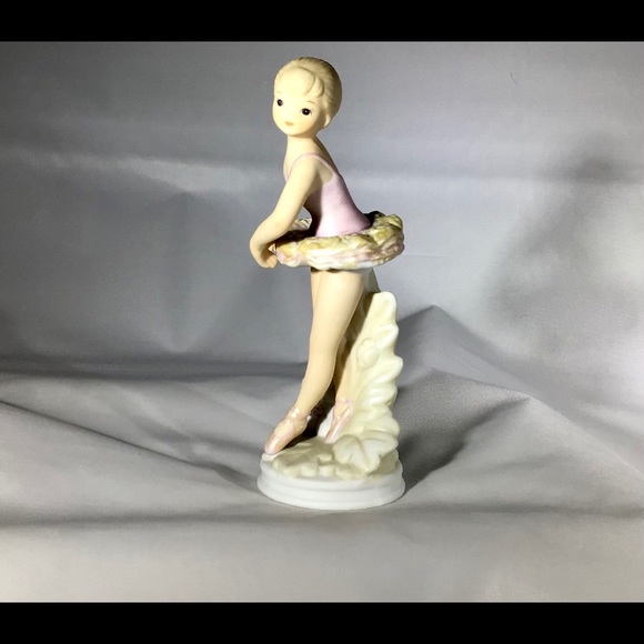 Hand painted Lefton “The Christopher Collection” - Picture 3 of 13